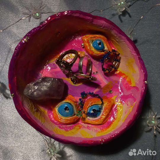 Глиняная шкатулка для украшений