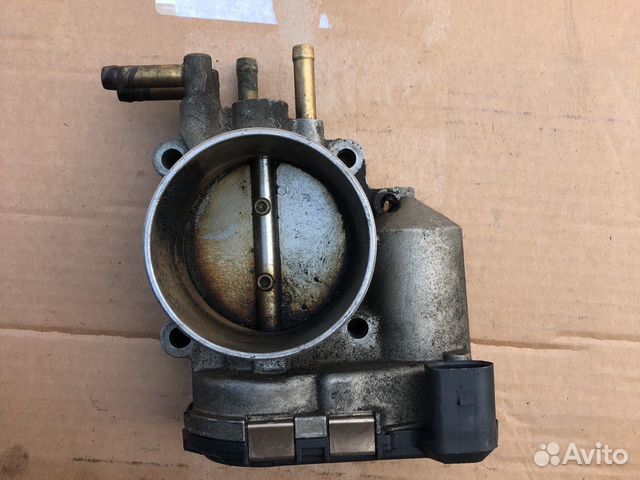 Дроссельная заслонка AUDi A6 c5 Ауди А6 ц5 2.4