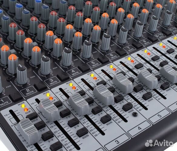 Микшерный пульт Behringer Xenyx X2442USB