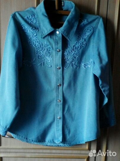 Рубашка и брюки джинсовые