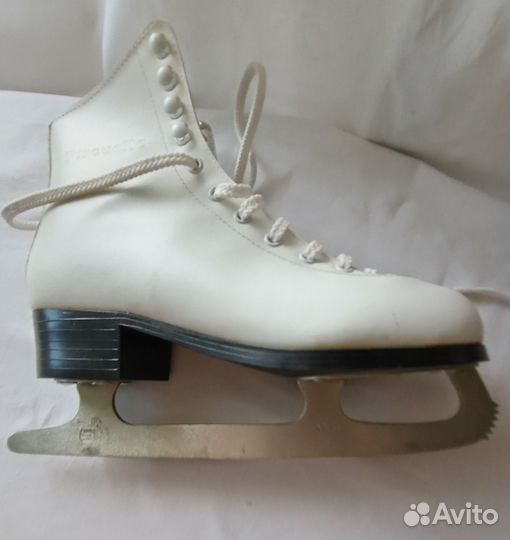 Коньки фигурные 38 размер