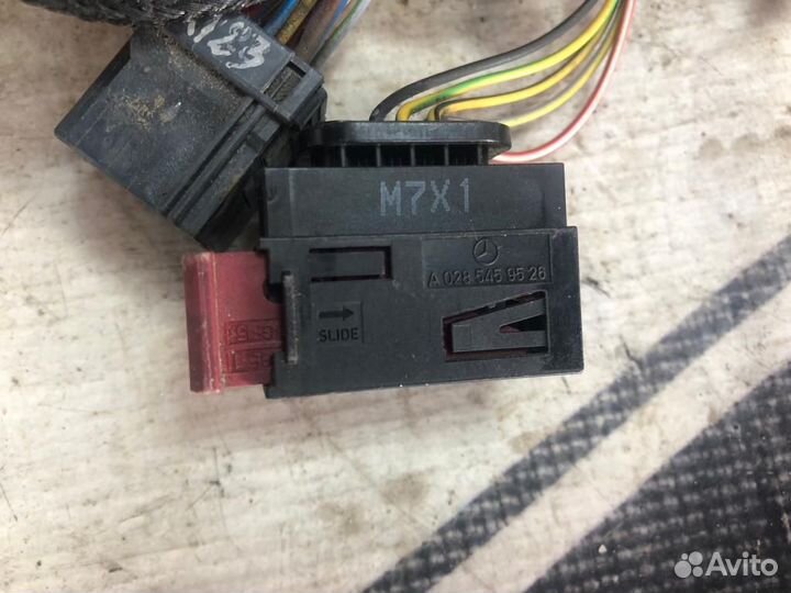 18114183 Проводка двери левой Mercedes Actros