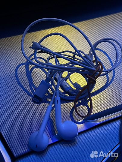 Apple earpods lightning