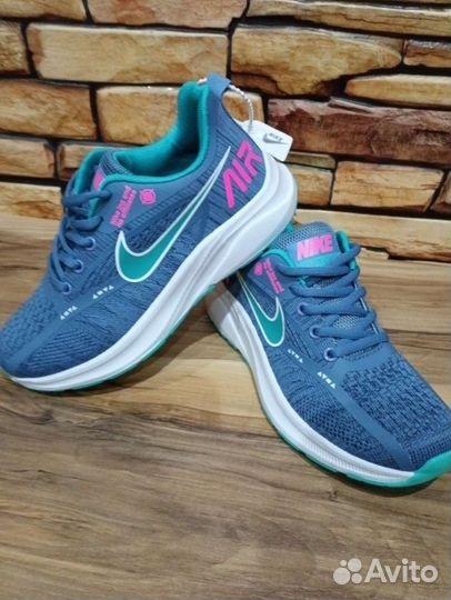 Кроссовки Nike беговые