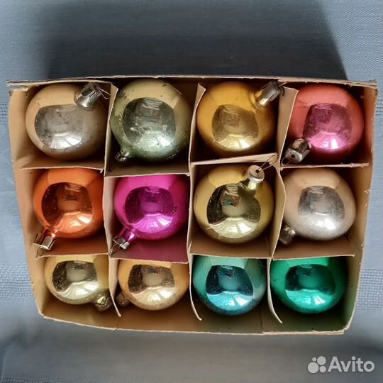 Набор ёлочных украшений в коробке