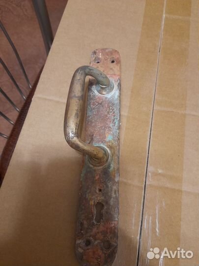 Старинная дверная ручка