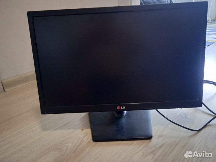 Монитор LG 22