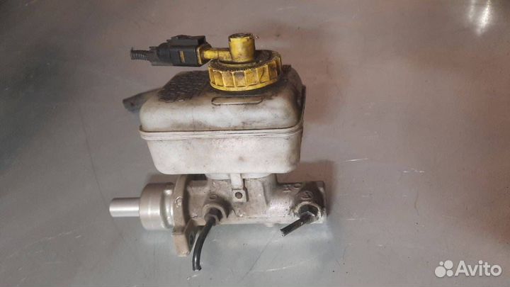 Главный тормозной цилиндр Audi A3 8L 1998 21027099