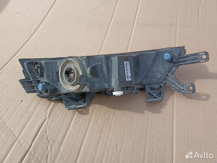 Фара противотуманная левая Skoda Rapid 1 2017-2020