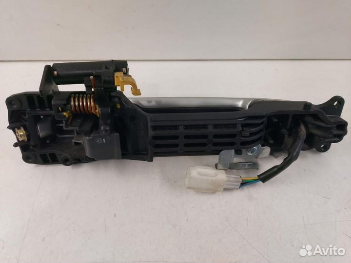 Ручка наружная двери передней левой Toyota Prius 2