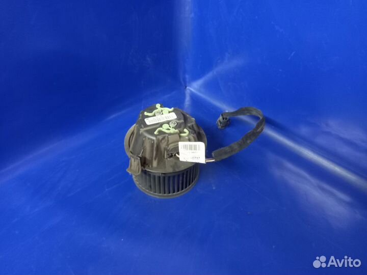 Моторчик отопителя Renault Logan I (2004—2009)