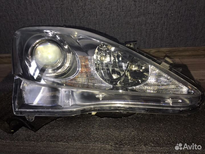 Фарa Lexus IS 250