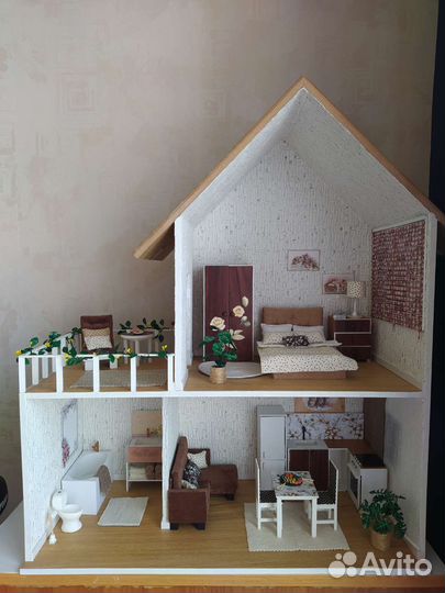 Кукольный дом с мебелью