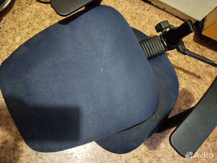 Спинка от кресла,и колеса