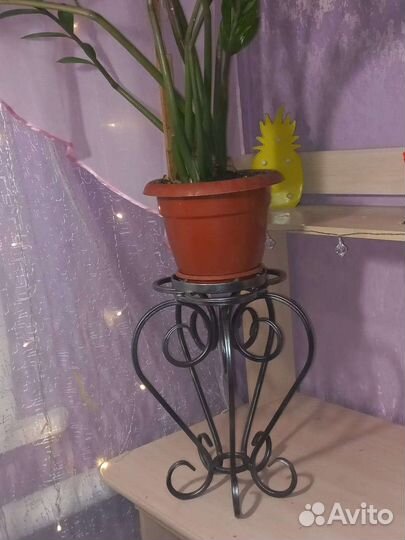 Подставки под уличные и комнатные цветы