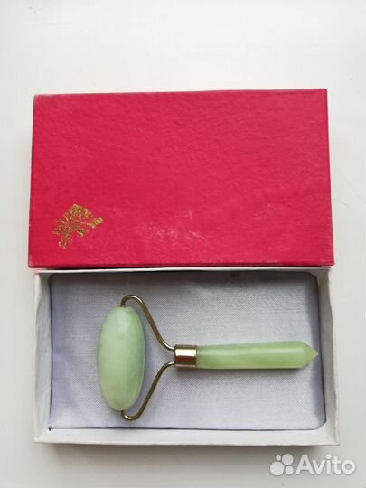 Нефритовый роликовый массажер