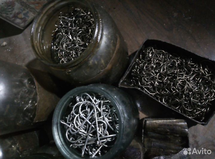 Крючки рыболовные много