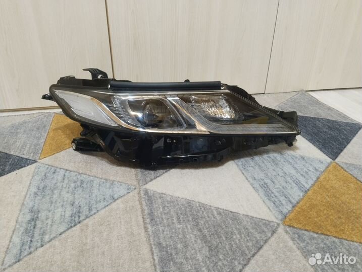 Фара передняя правая Camry 70