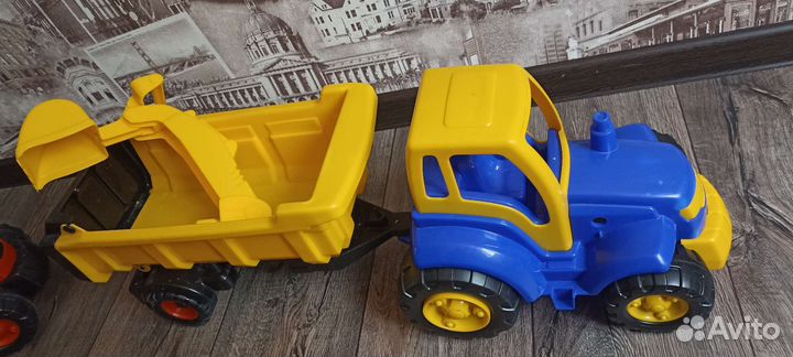 Детские игрушки трактор