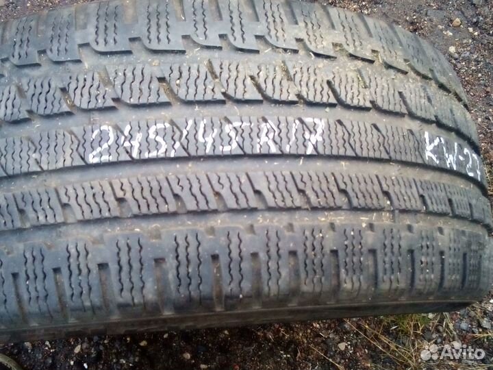 Kumho I'Zen KW27 245/45 R17