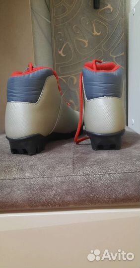Лыжные ботинки, 32р