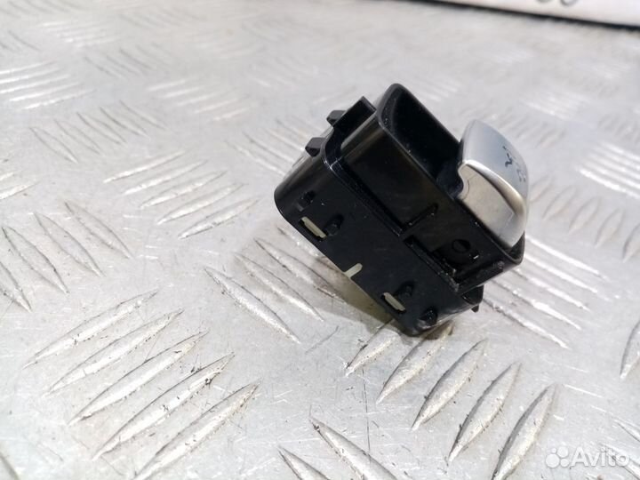 Б/У Кнопка открывания багажника#001