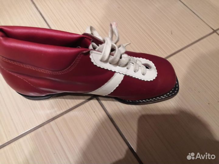 Лыжные ботинки