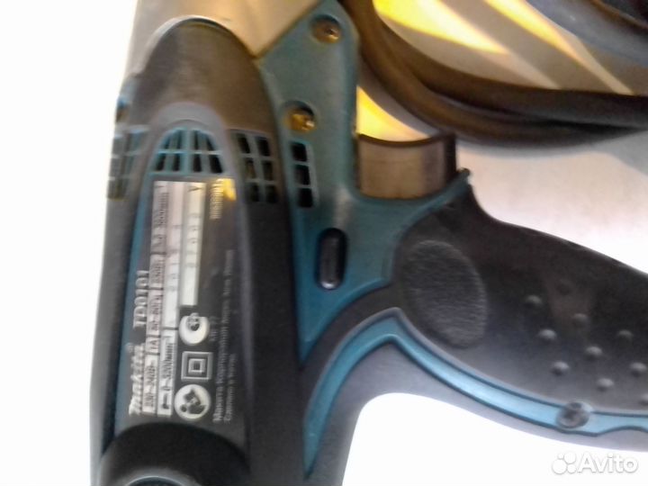 Электрический ударный шуруповерт Makita TD0101