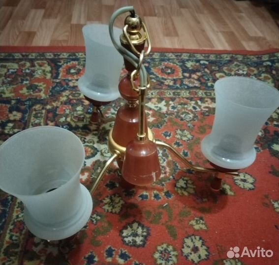 Продаю люстру