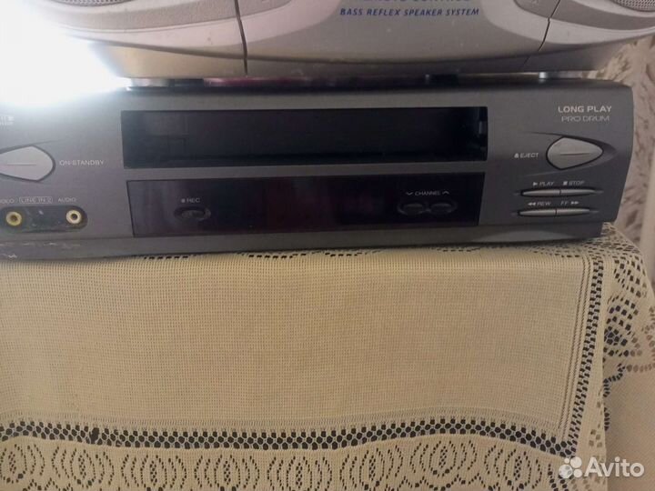 Видеомагнитофон toshiba