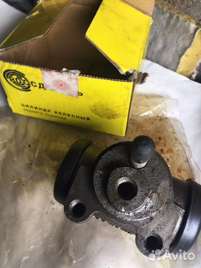 Задний тормозной цилиндр диаметром28 мм