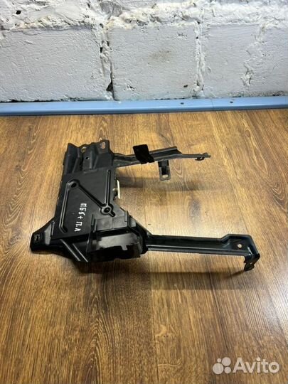 Усилитель торпедо Volkswagen Passat B5+ седан 1