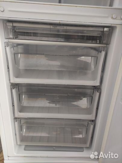 Холодильник Ariston б/у с гарантией