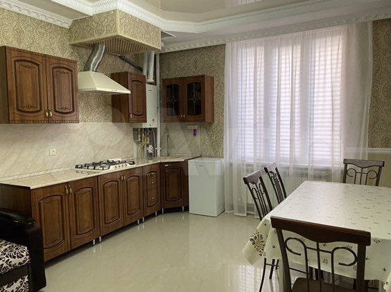 2-к. квартира, 71 м², 1/10 эт.