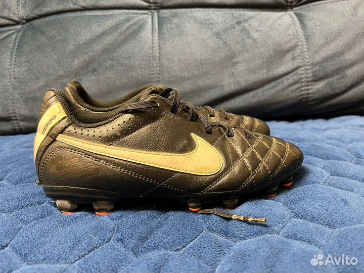 Футбольные бутсы nike