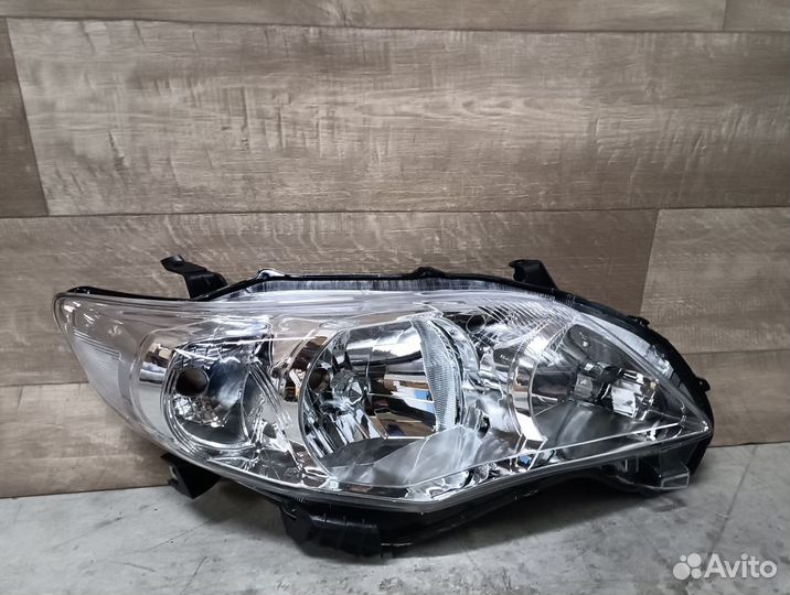 Фара правая Toyota Corolla 10 Е150 2007-2013
