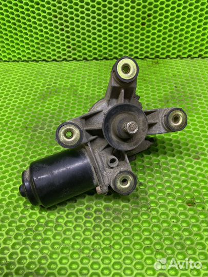 Моторчик стеклоочистителя передний Nissan Sunny