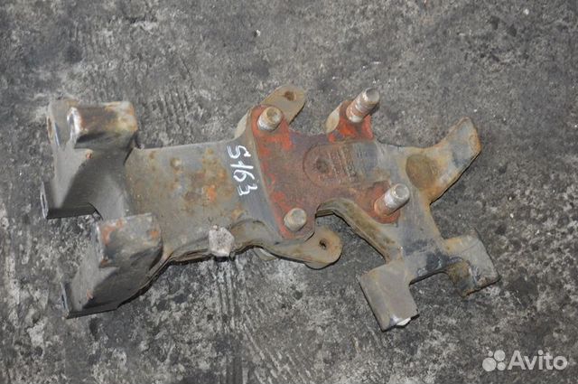 Кронштейн реактивной тяги, переднего моста, левый