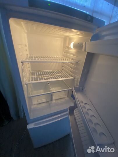 Холодильник бу Indesit