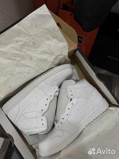 Nike Air Jordan 1 Triple White 9.5US