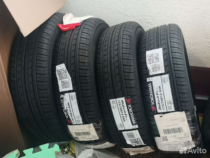 Yokohama BluEarth-ES ES32 175/70 R14 84H