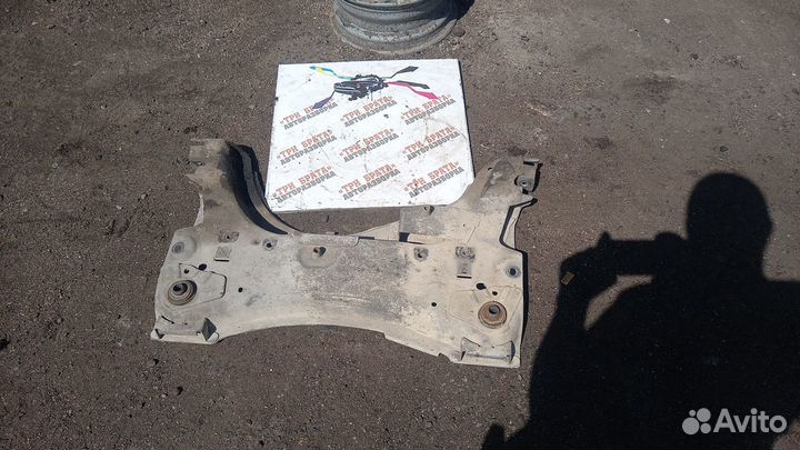 Рено Сценик Балка передняя