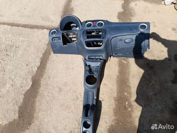 Торпедо Ситроен С3 2005 г