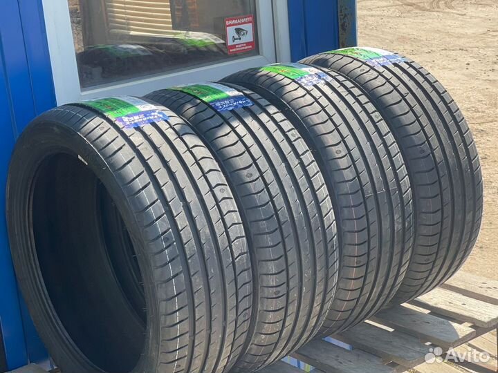 Triangle EffeXSport TH202 265/35 R20