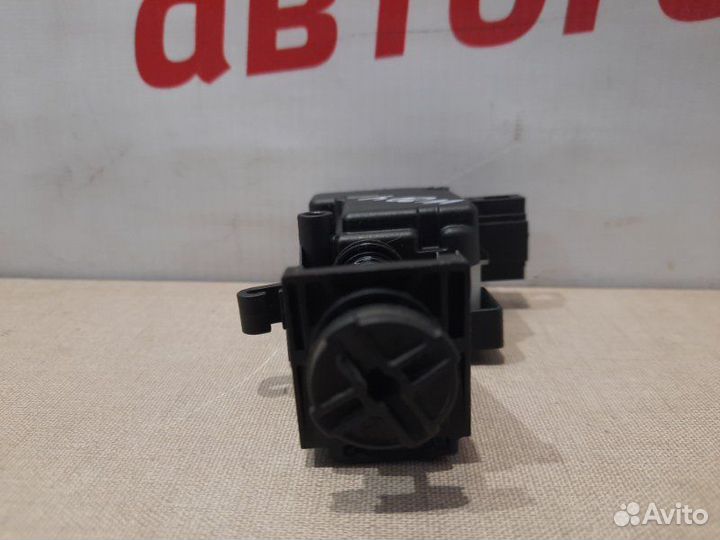 Активатор лючка бензобака Mercedes C180 C204