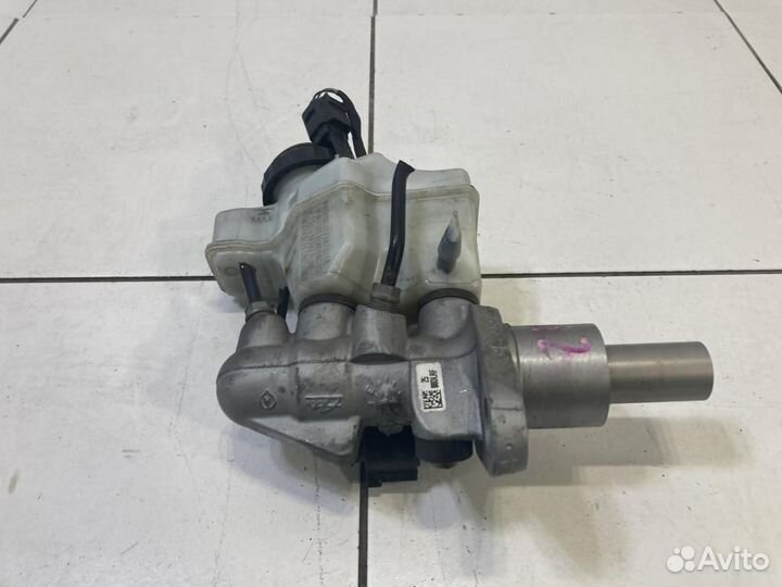 Главный тормозной цилиндр Audi Q3 8UB