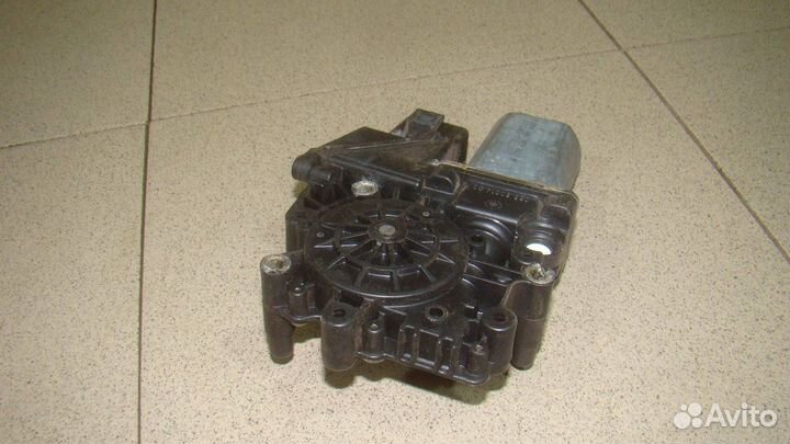 Моторчик стеклоподъемника Audi A6 (C5)