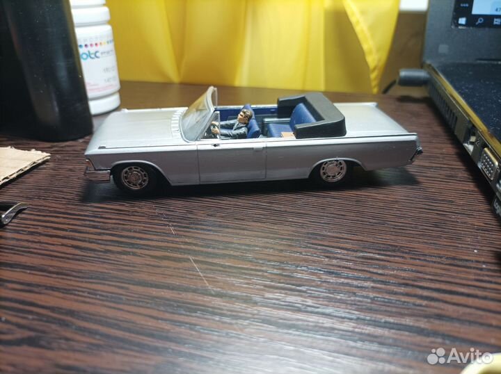 Модель автомобиля зил-117В 1/43