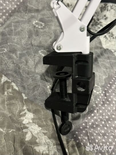 Настольнач лампа на струбцине