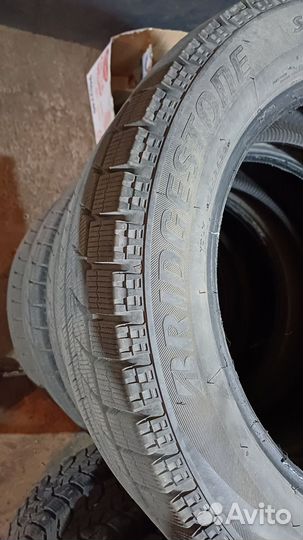 Bridgestone Blizzak DM-V1 215/55 R17